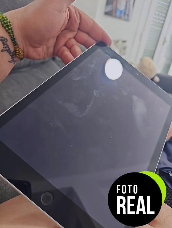 ipad-wifi-gris-foto-3